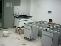 實(shí)驗(yàn)室設(shè)備