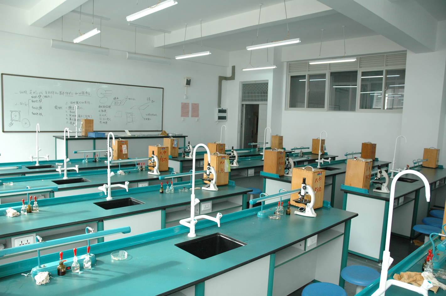 中學(xué)實(shí)驗(yàn)室-AZ02