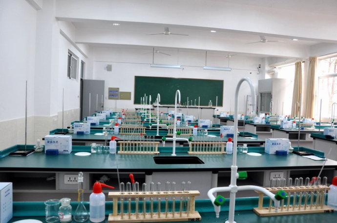 中學(xué)實(shí)驗(yàn)室-AZ03